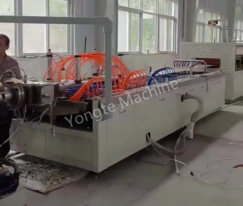 خط اکستروژن پانل دیوار PVC با موفقیت در چین نصب شد